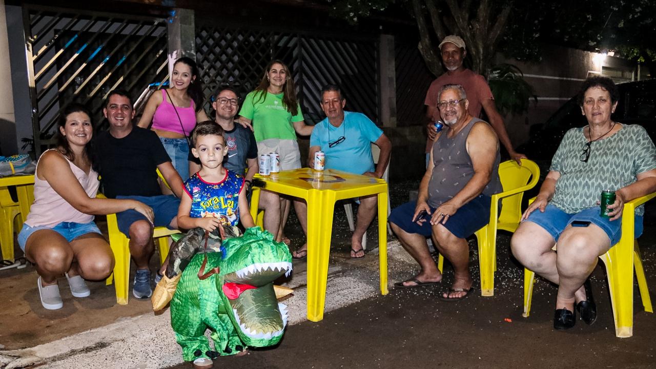 Foto 16 de 238 — Trabiju Folia 2026 arrasta multidão com Bloco Furacão, Santa Maria e DJ Joantony; veja fotos
